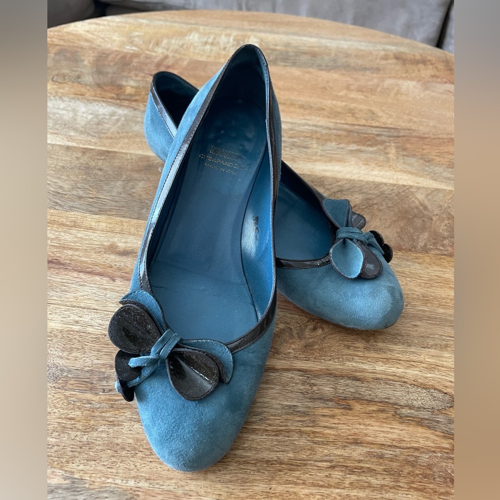 Moschino Cheap and Chic Blue Suede Kitten Heel w/ Floral Detail Size 6